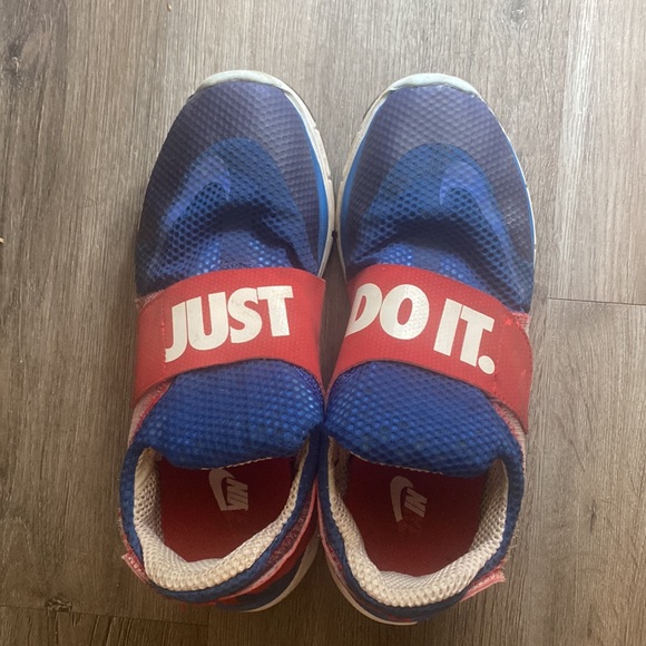 Nike running shoes - Picture 2 of 4